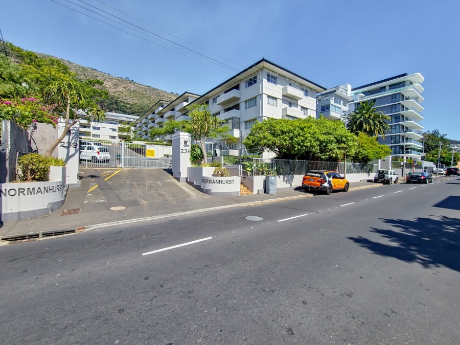 1 Bedroom Property for Sale in Sea Point Western Cape